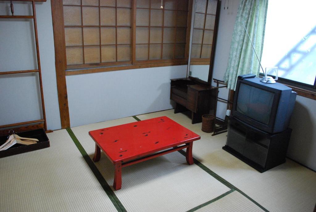 Chizuru Ryokan Hiroshima Ruang foto