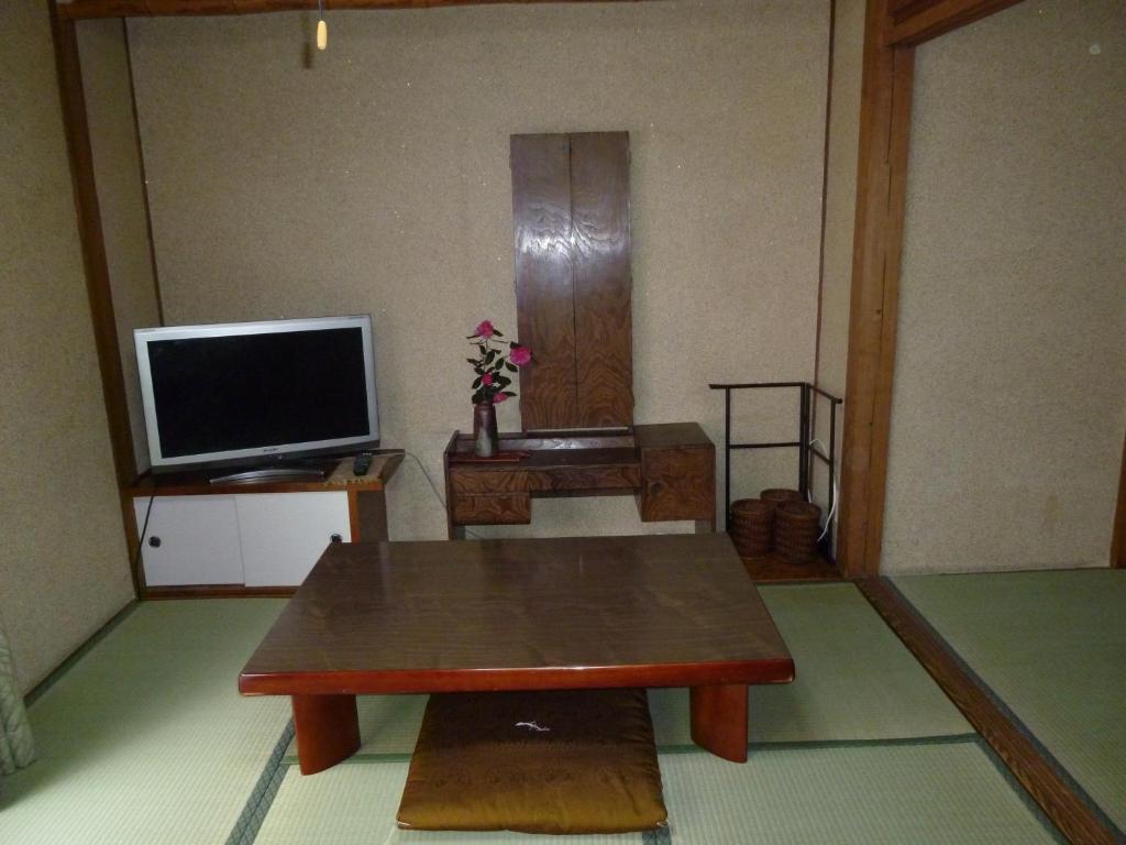 Chizuru Ryokan Hiroshima Bagian luar foto